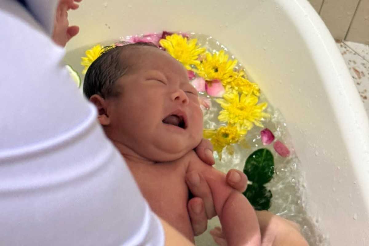 Baby Care photo of Tan Lily - uploaded by Nanny, 3