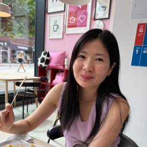 Profile photo of La Low